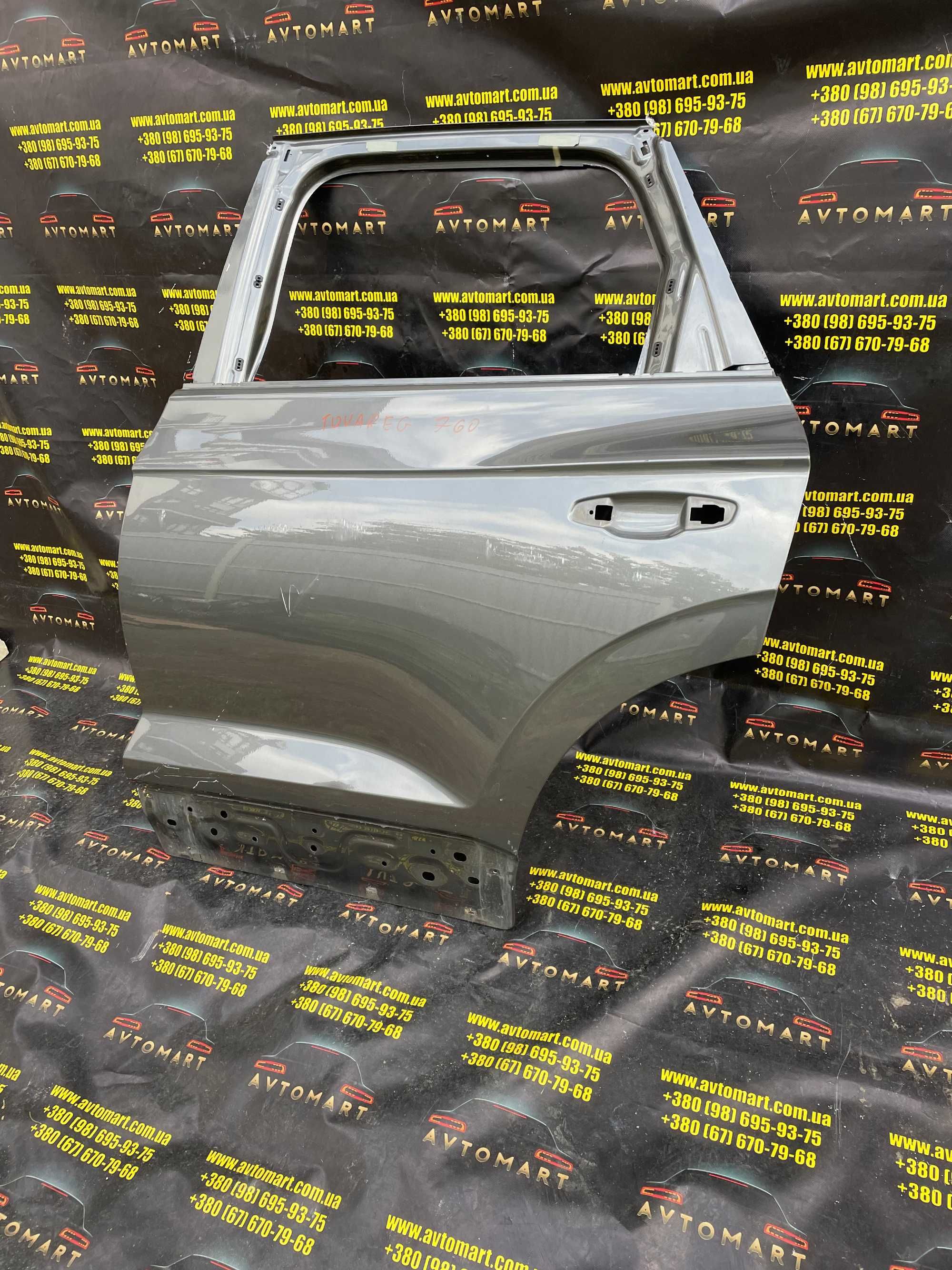 Двері задні ліві VW Touareg 19р- дверь задняя левая Touareg 760833311A