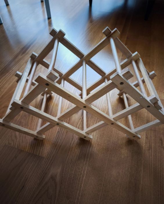 Stojak na wino, drewniany