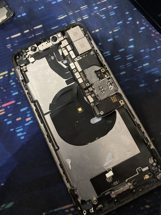 Szprzedam iphone xs max zablokowany lecz wszystkie hasla znam