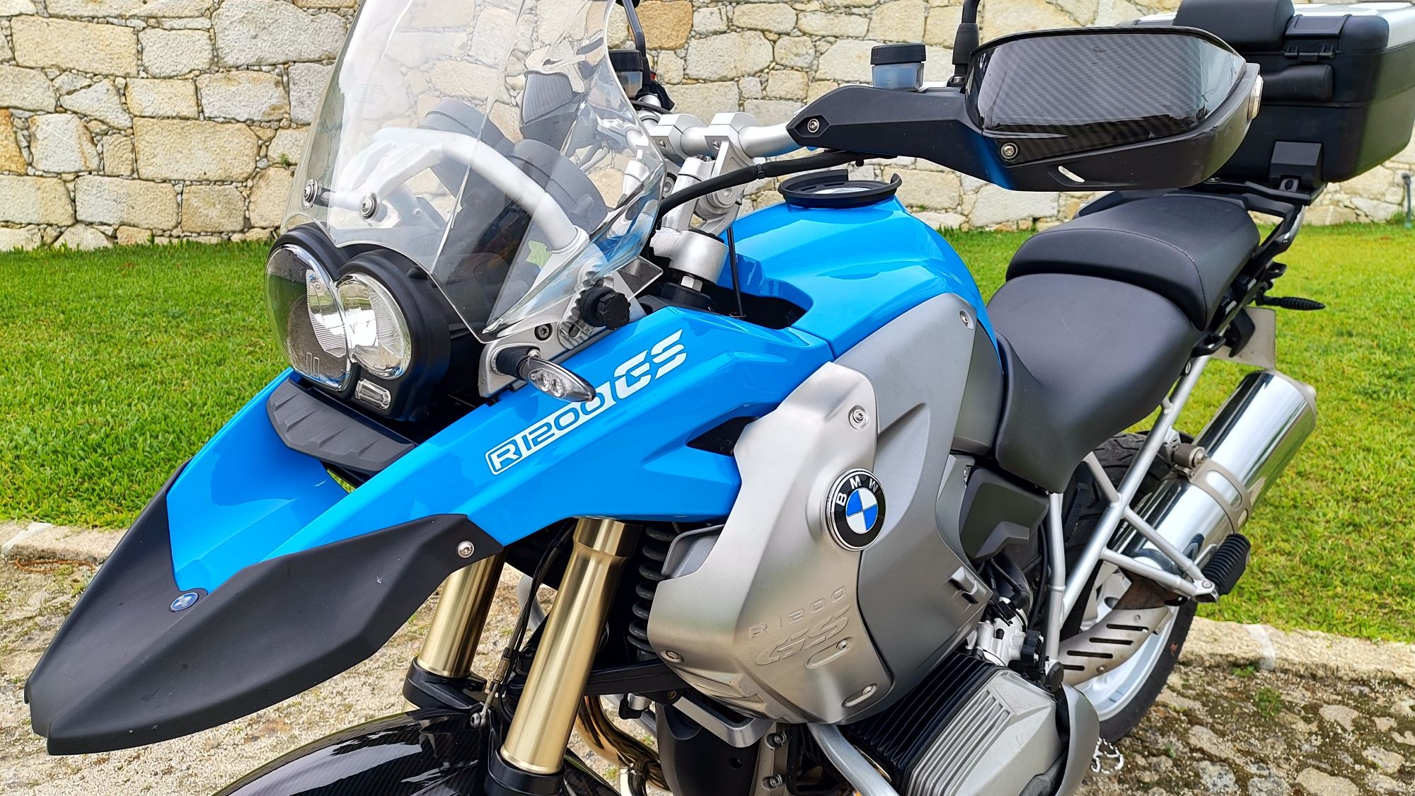 BMW GS 1200 azul
