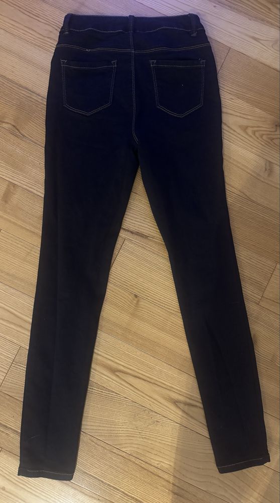 Nowe zgrabniutkie spodnie D-Jeans okazja