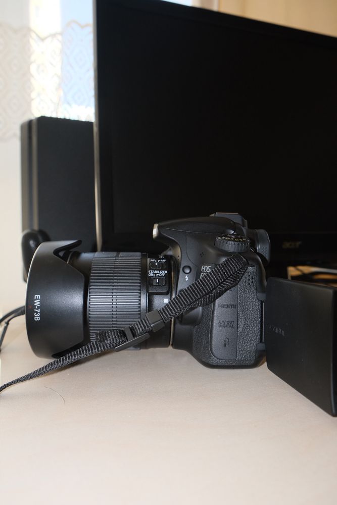 Професійна камера Canon eos 60d та EF-S 18-135mm f/3.5-5.6 IS USM