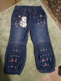Джинсы для девочки на резинке штаны 104-110 джинси з вишивкою клеш