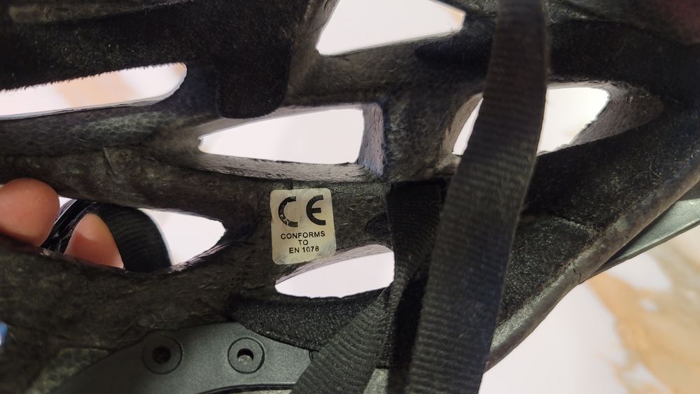 Шолом для дорослого велосипедиста