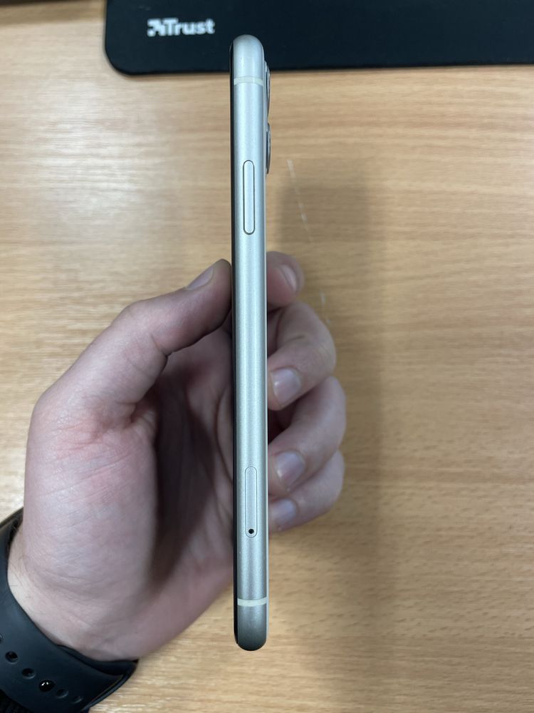 Iphone 11 white 64 в ідеальному стану