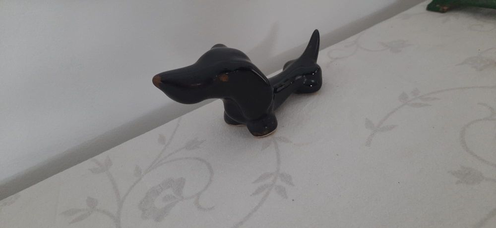 Jamnik PRL figurka stan jak na zdjeciach carmiczne