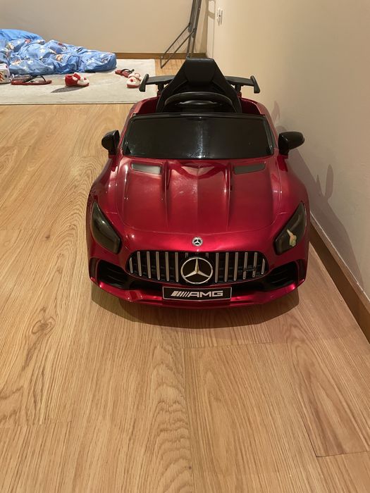 Carro com comando a bateria