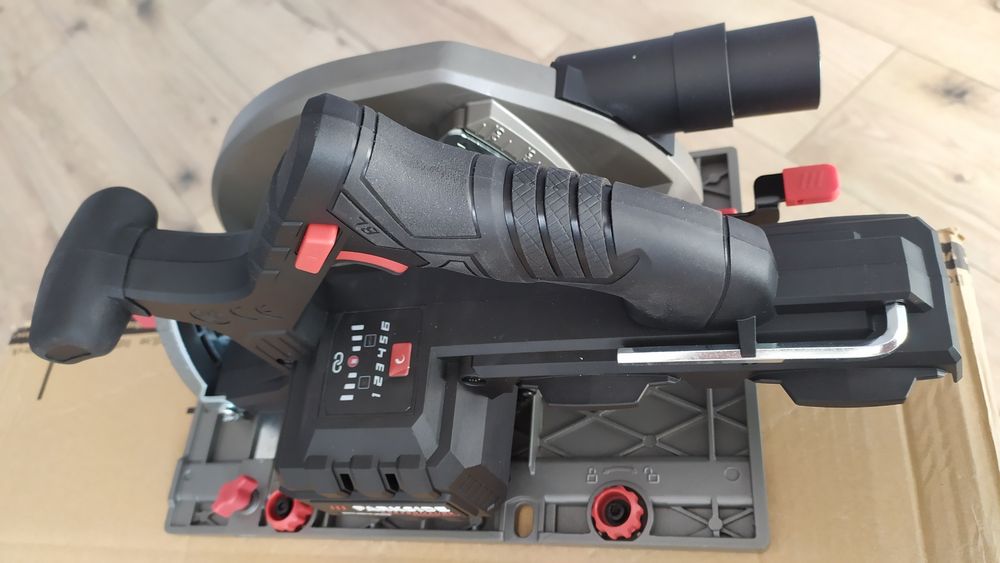 Akumulatorowa piła ręczna PPHKSA 40-Li A1 firmy Parkside Performance