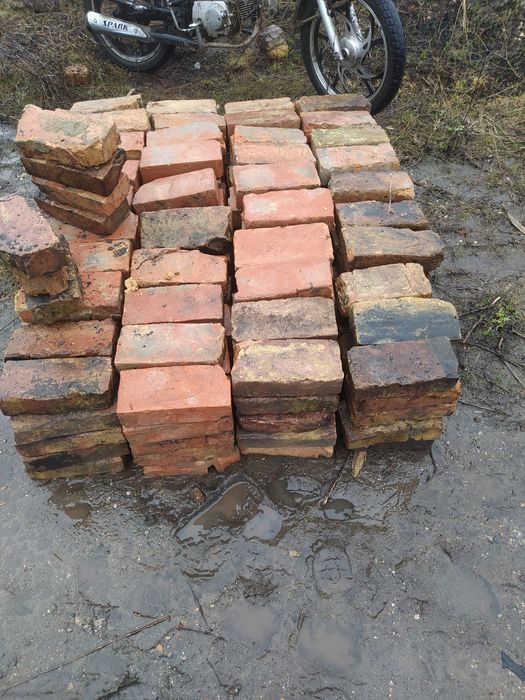 Продам цеглу вогнетривку,червону,білу