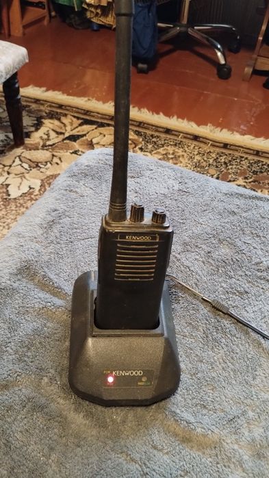 Радіостанція Kenwood