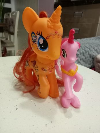 Две игрушки Пони