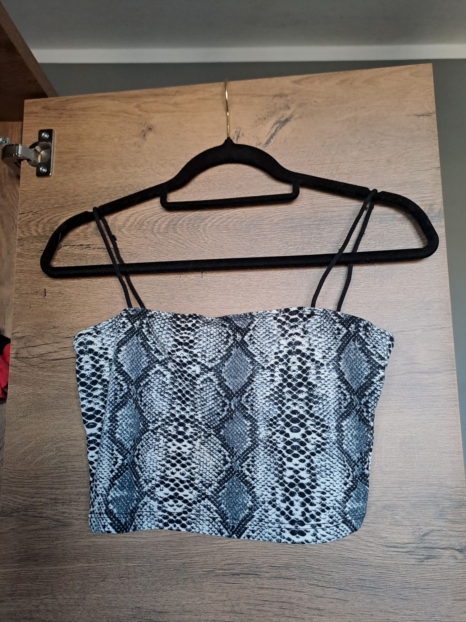 Crop top wzór wężowy