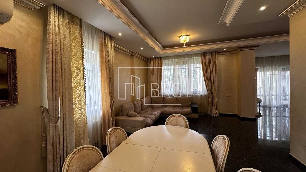 Аренда дома Французский городок с бассейном 3 спальни лес Козин без%