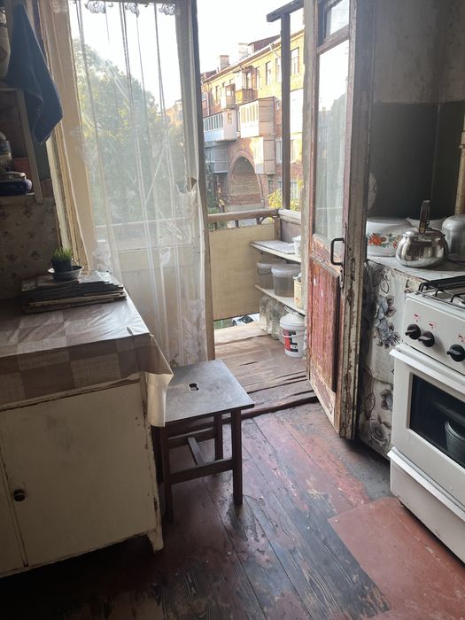 Продам комнату 14м2 с балконом метро ХТЗ 5-7 минут пешком