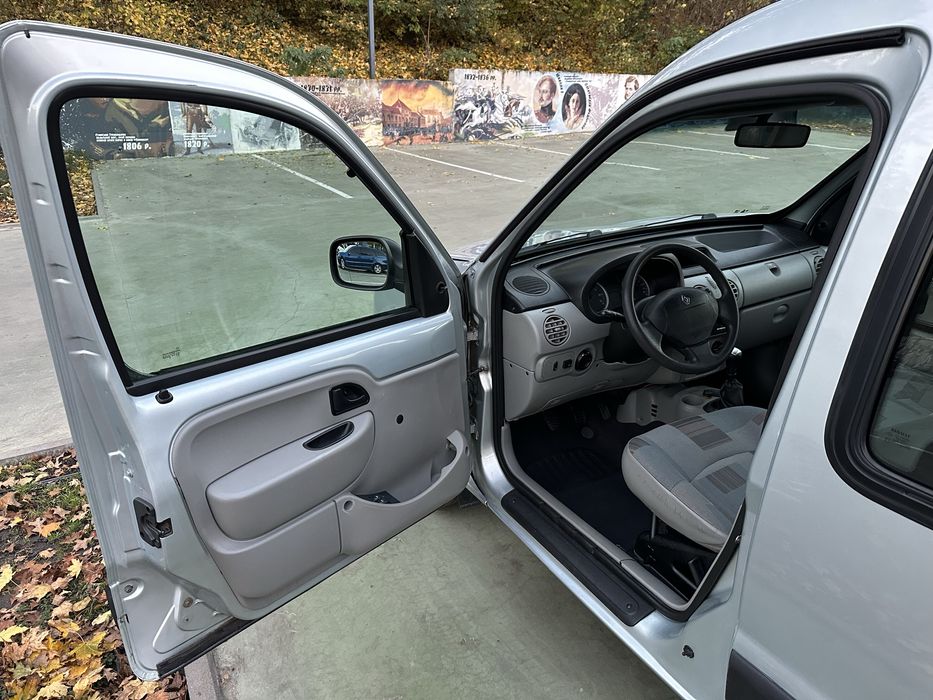 Рено Кенго 2008 оригінальний пасажир