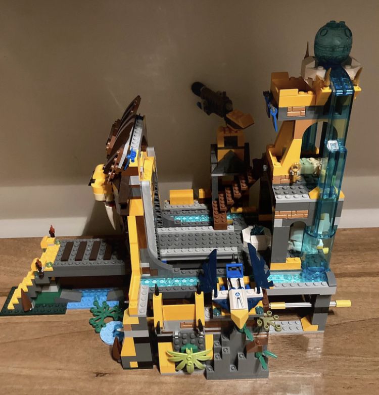 Sprzedam archiwalny zestaw Lego Chima 70010