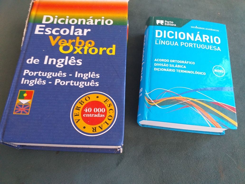 2 dicionários inglês-portuguê 3 agendas não pautados com capas em cort