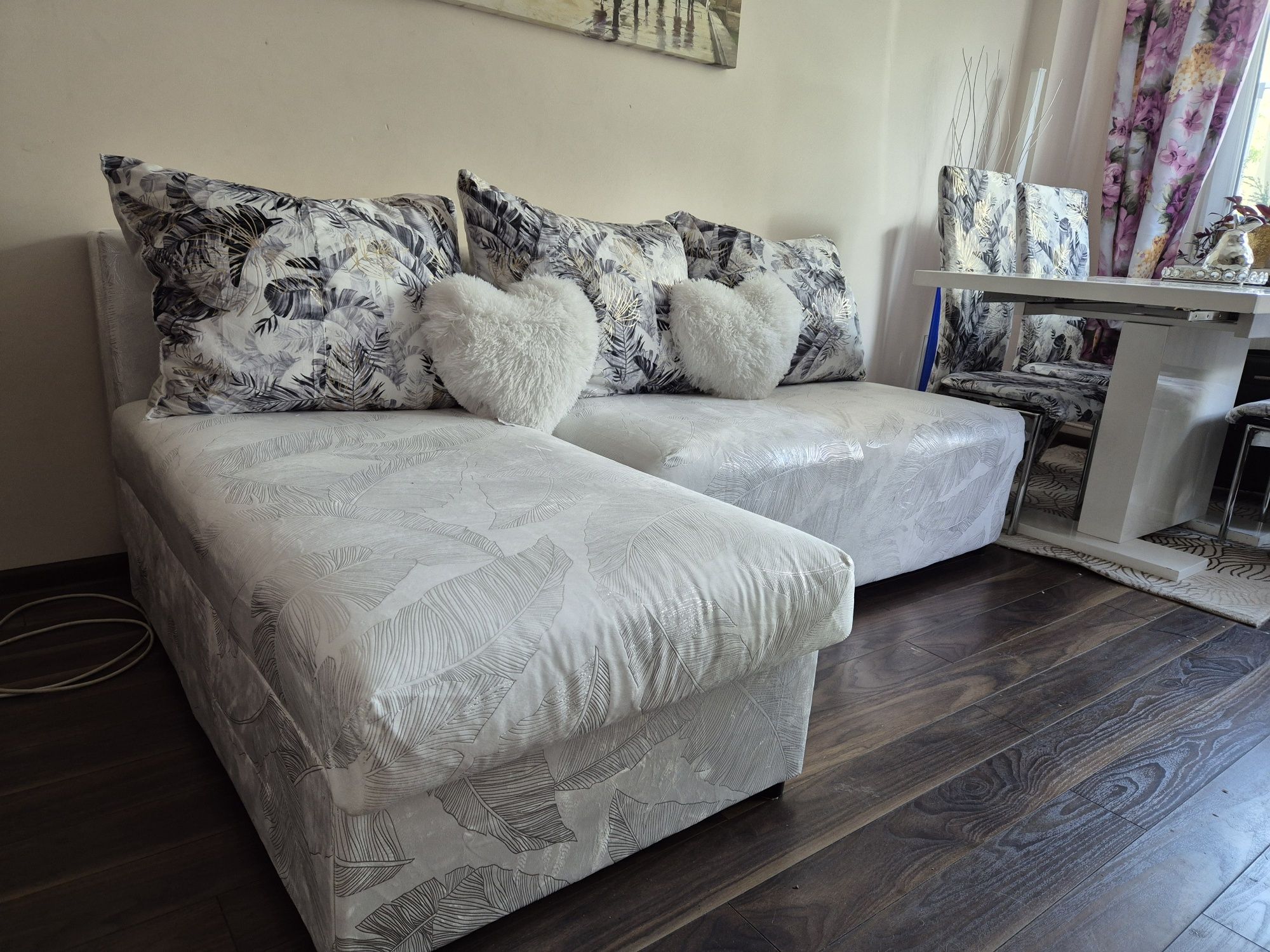 Naroznik bialy z lisciami monstery 210/140