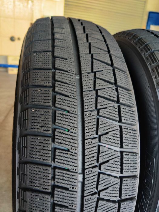 R15 185 65 шини зимові Bridgestone Blizzak Revo GZ липучки