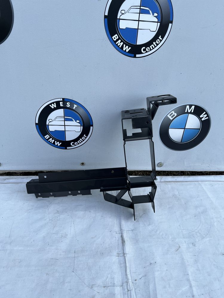 Кріплення фари праве bmw x3 f25