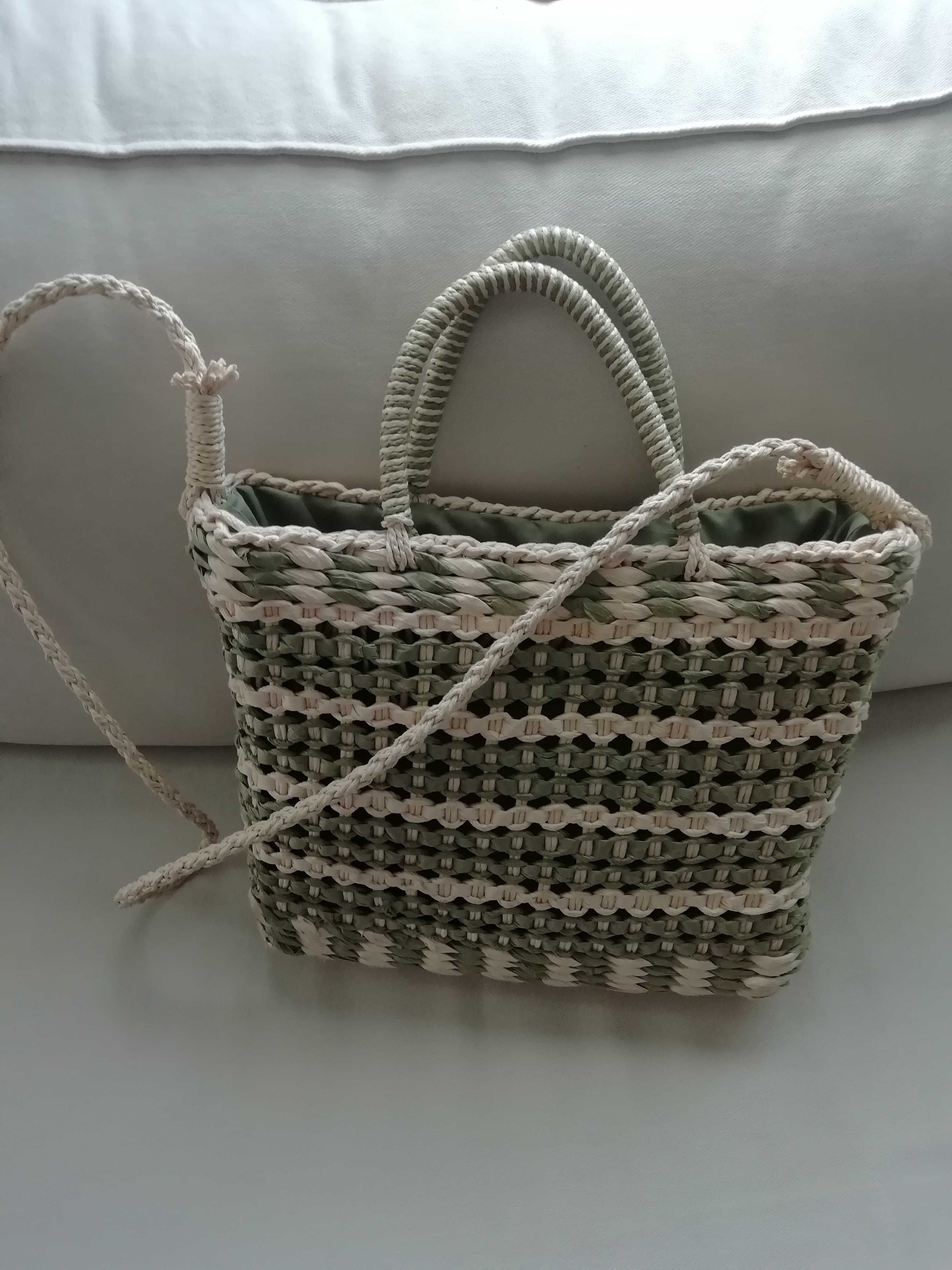 Bolsa com asas e pegas