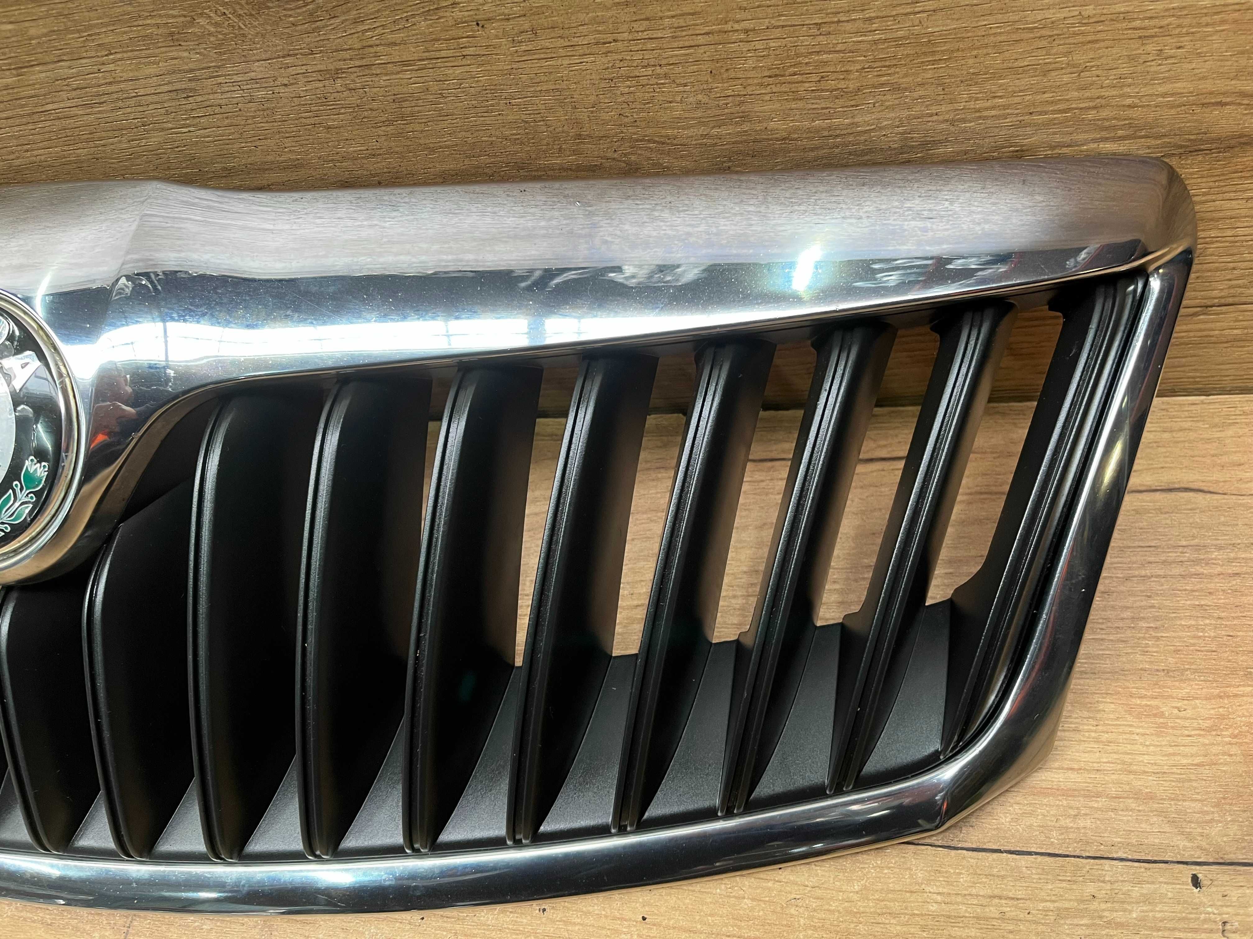 Grill atrapa zderzaka Skoda Octavia II lift
