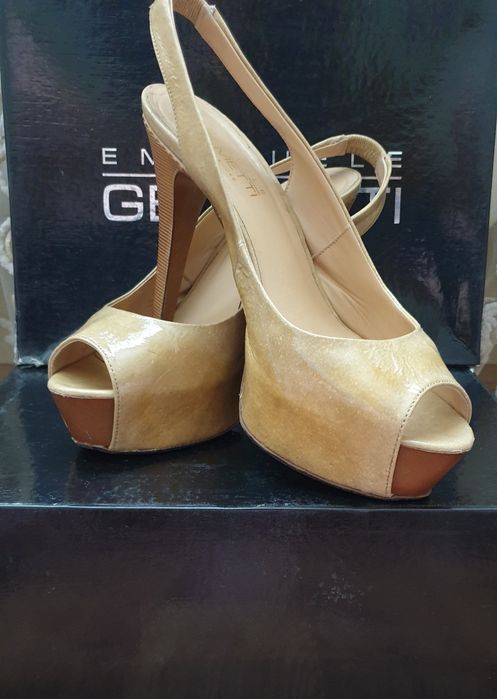 Итальянские кожаные женские босоножки / туфли