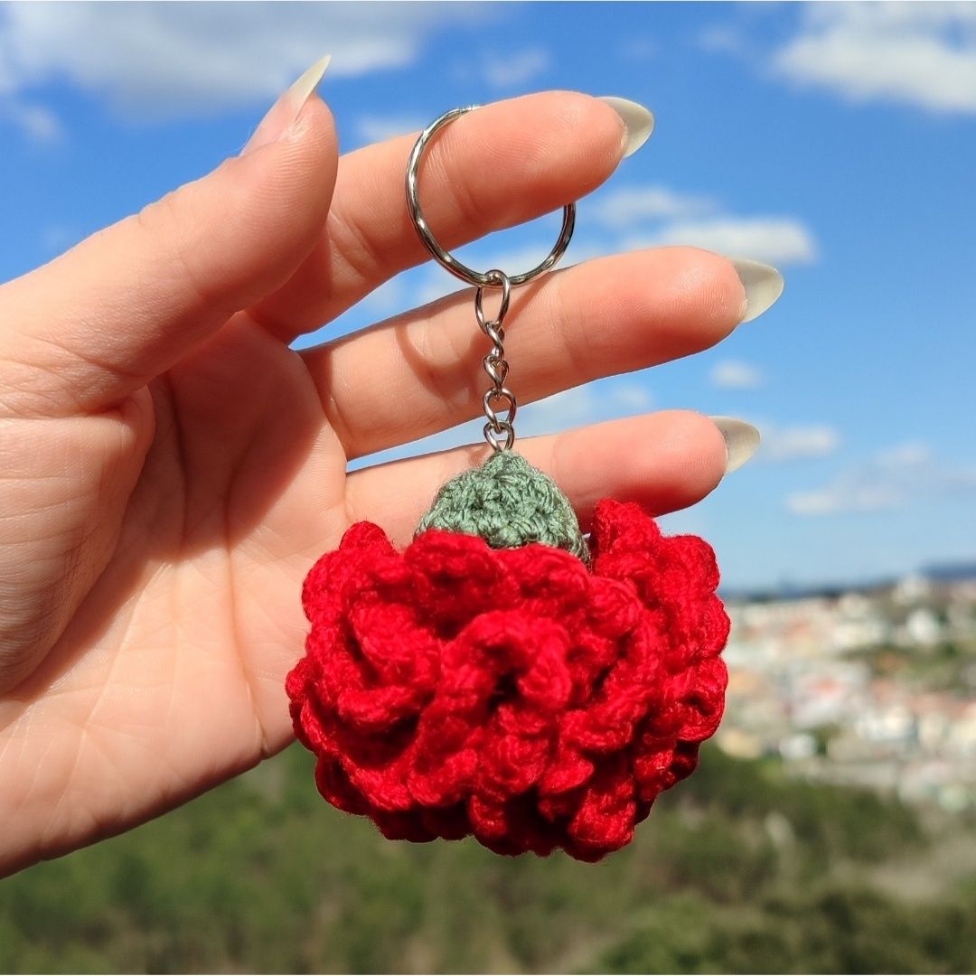 Porta-chaves Cravo em Crochet