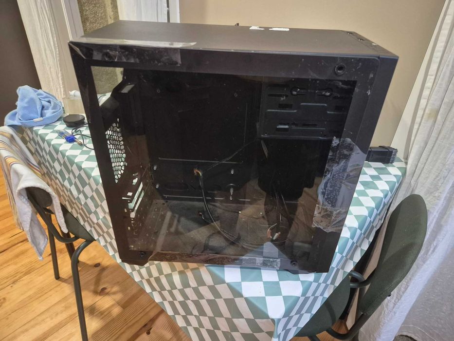 Torre PC - Ideal para montar seu próprio computador