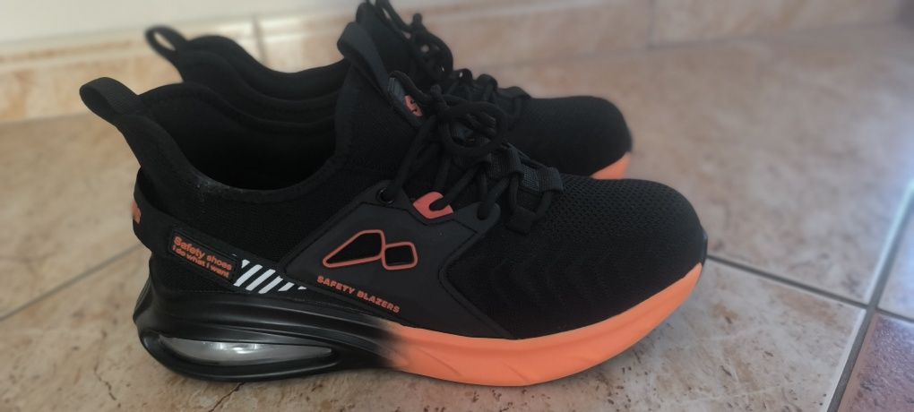 Nowe buty robocze z blachą