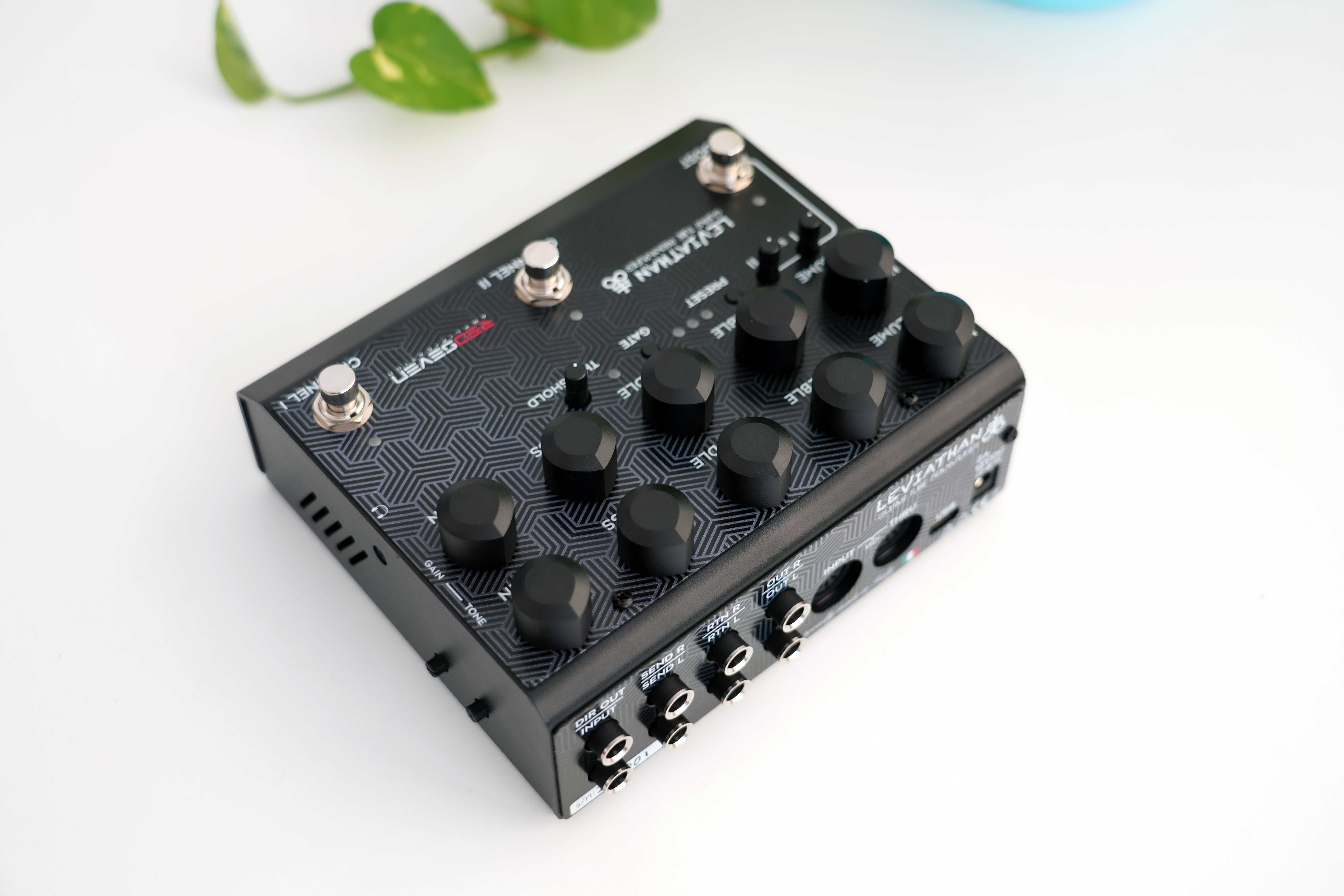 Red Seven Leviathan (preamp gitarowy high gain, wzmacniacz)