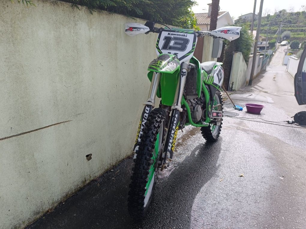 Kawasaki 125 em perfeito estado