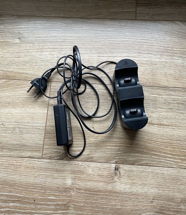 Oryginalna Stacja Ładująca Pady Ładowarka Playstation 4 Ps4 Station