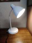 Regulowana lampa do warsztatu, na biurko