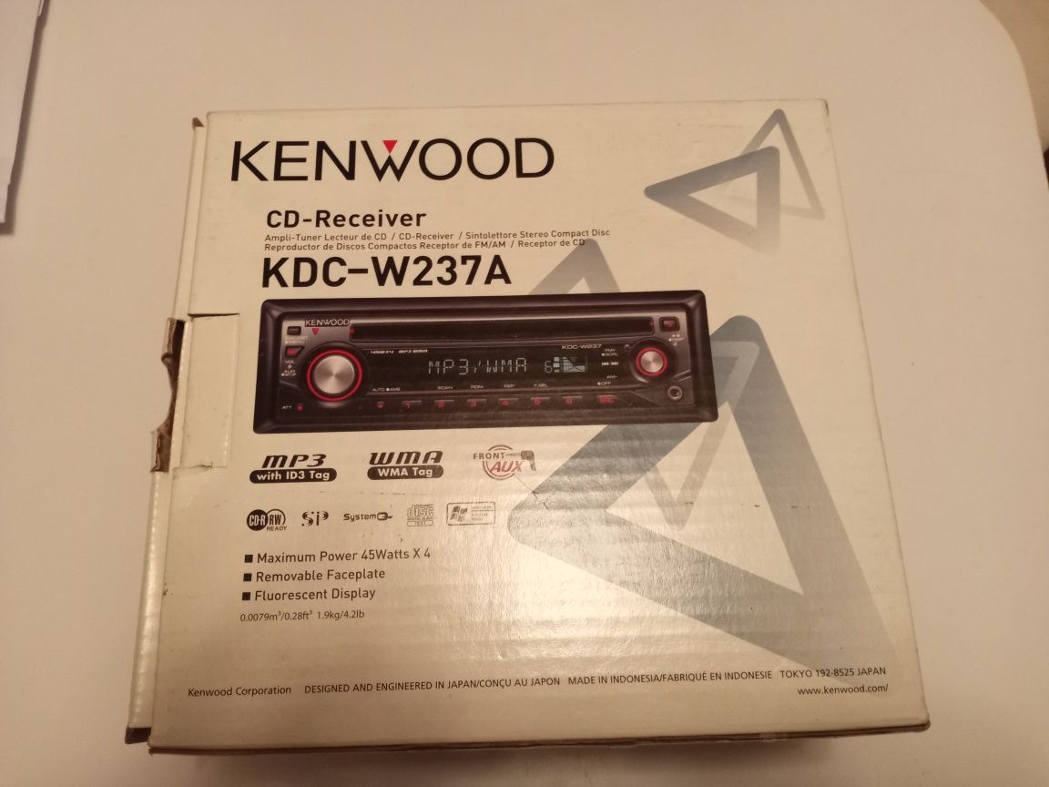 Auto rádio com muito uso