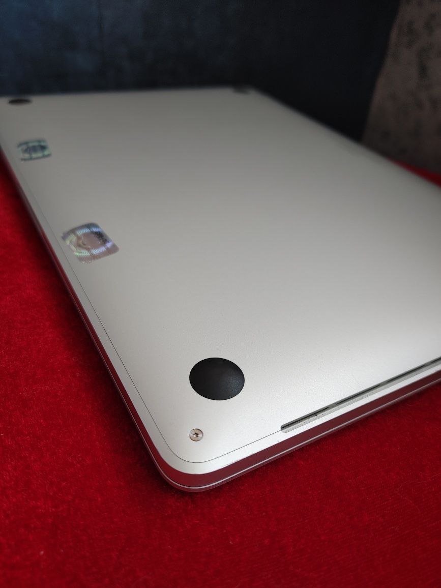 MacBook pro 13 a1989 2019 i5 2.4ghz/16/256gb / video 1.5 gb