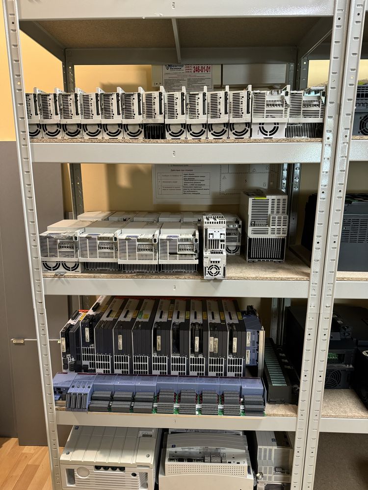 Преобразователь частоти Lenze E82EV453K4B201