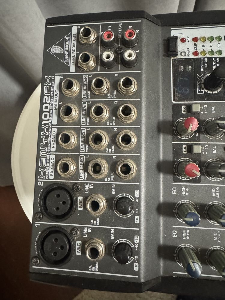 Behringer Xenyx 1002FX — мікшер з ефектами