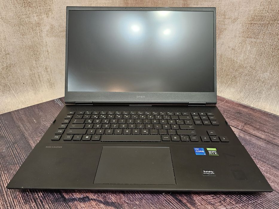 HP Omen 17-ck1770ng (Core i7-12700H/16Gb/RTX 3070Ti/SSD 1Tb/IPS 144Hz)