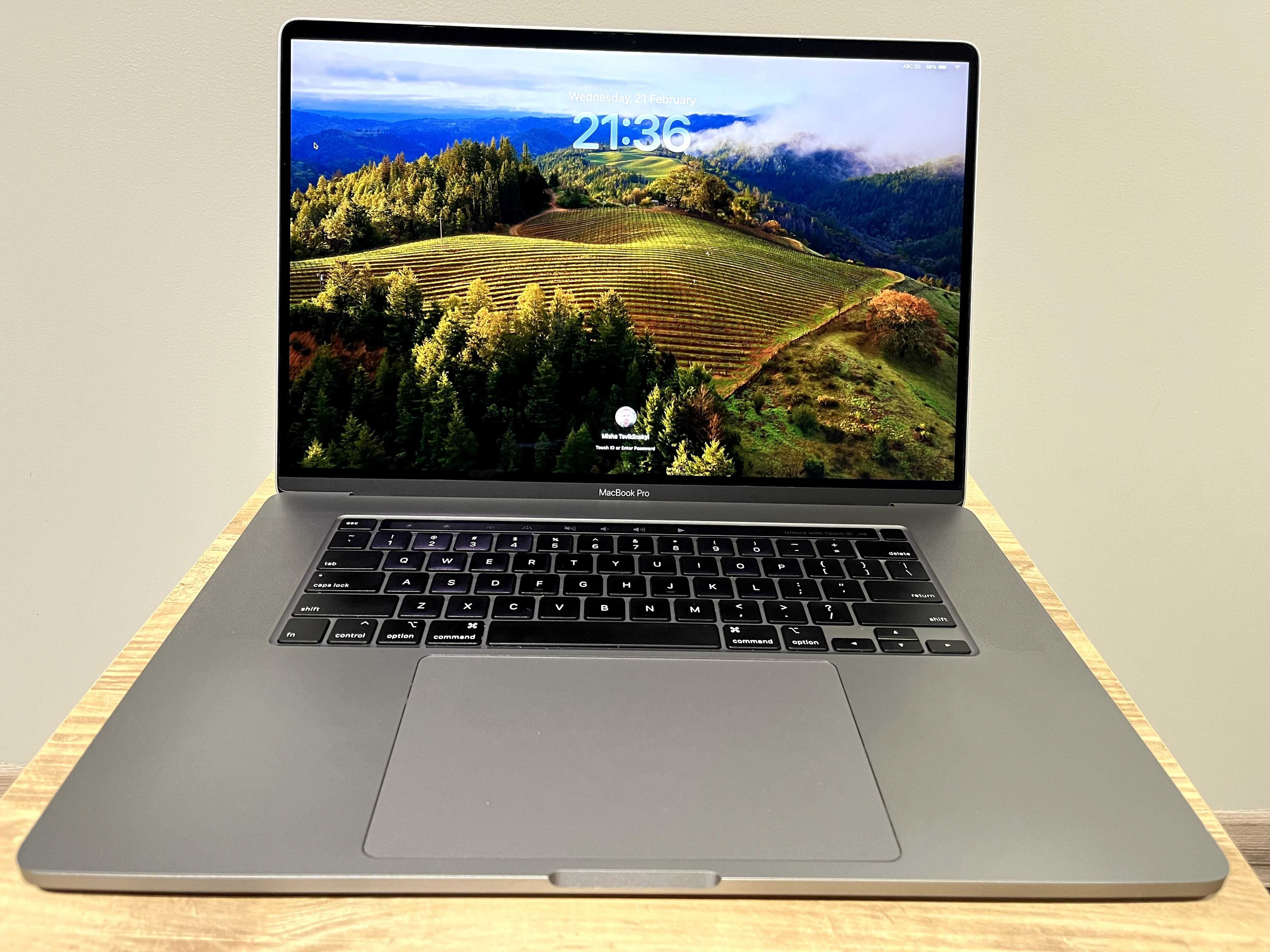 Ноутбук MacBook Pro 16 2019 рік 1TB SSD / 16 GB RAM / Intel Core i9