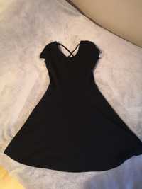 Czarna sukienka na lato.