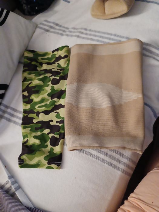 Opaski na kolano- bezszwowa i ozdobna