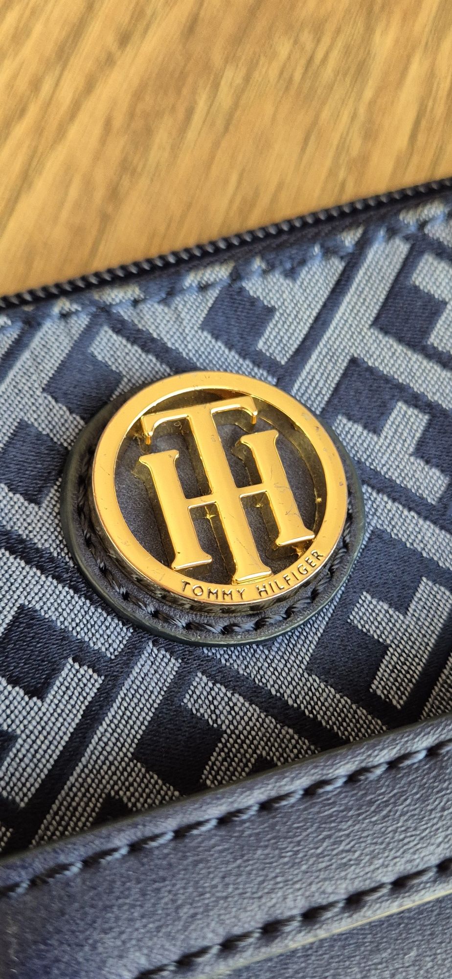 Torebka listonoszka Tommy Hilfiger