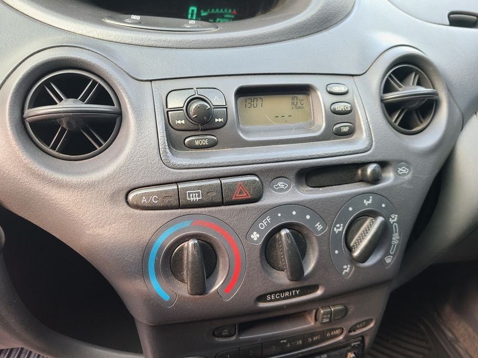 Toyota Yaris 1 кондиционер