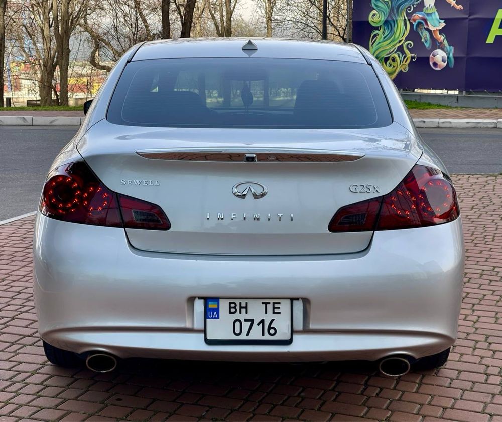 Infinity G25 2011 2.5 Бензин 4WD