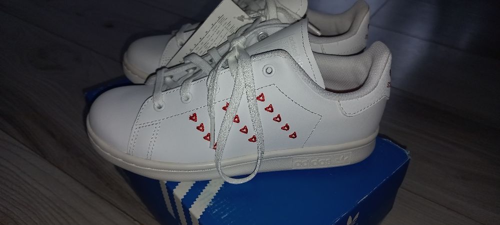 Buty dla dziewczynki firmy Adidas roz 32