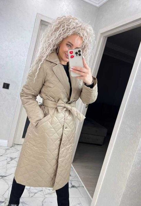 Женское бежевое пальто куртка