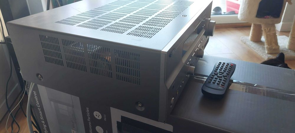 Amplituner Yamaha RX-V657 z pilotem