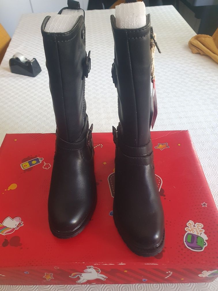 Botas de Crianças Tamanho 30 - Novas, Nunca Usadas!