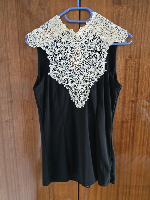 Bluzka z koronkowym dekoltem halter, Orsay, L.